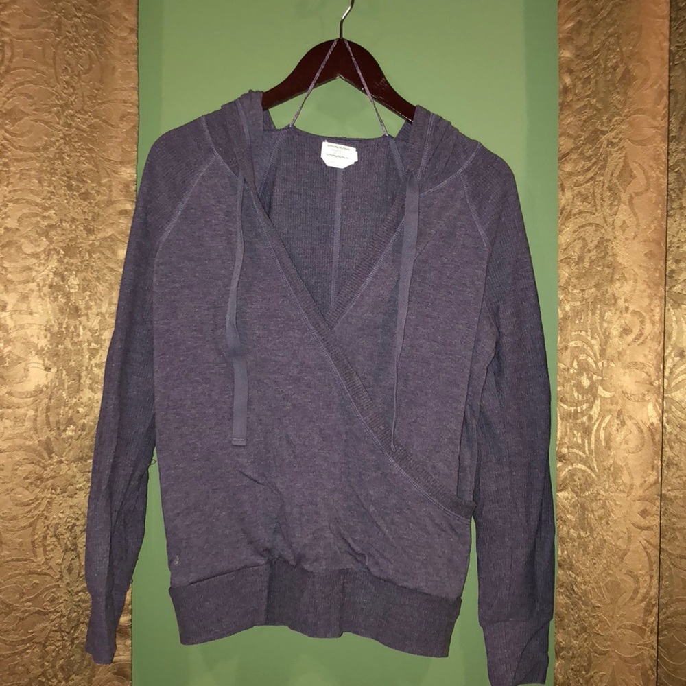 Vera Wang Simply Breathe Yoga Wrap Top